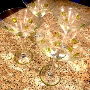 Set of 4 Crate & Barrel stylish martini glasses.